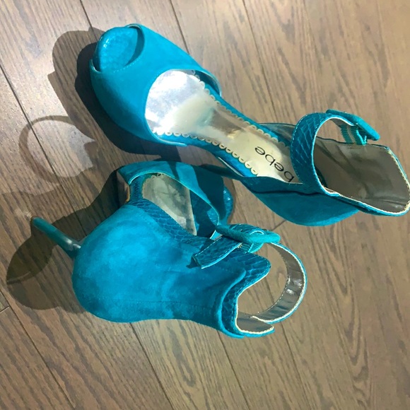 Blue suede heels. - Picture 1 of 1